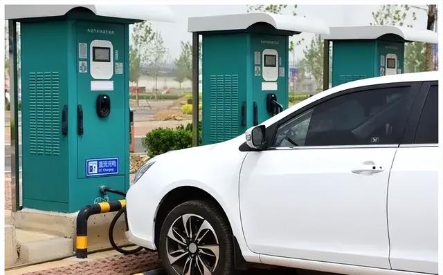 为什么燃油车车主不愿意换成新能源汽车?看这里你就明白了!(图6) 为什么燃油车车主不愿意换成新能源汽车?看这里你就明白了!(图6)