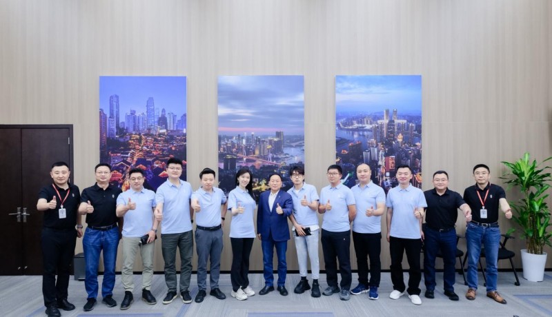 全心全意为用户服务 问界与用户共话新豪华(图1)