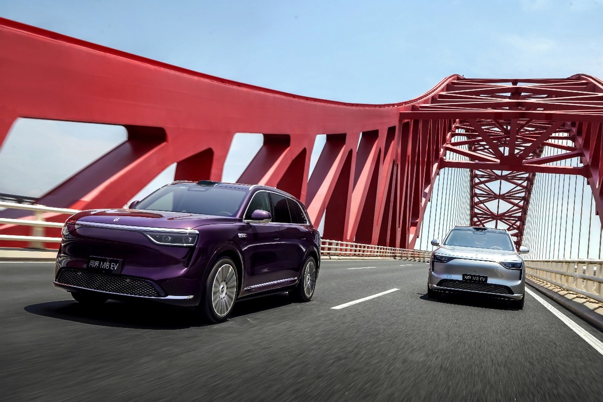 以产品力重构豪华价值,问界M8成为新中产家庭的“理性之选”(图1) 以产品力重构豪华价值,问界M8成为新中产家庭的“理性之选”(图1)