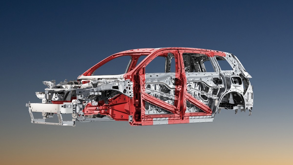 以产品力重构豪华价值,问界M8成为新中产家庭的“理性之选”(图9) 以产品力重构豪华价值,问界M8成为新中产家庭的“理性之选”(图9)