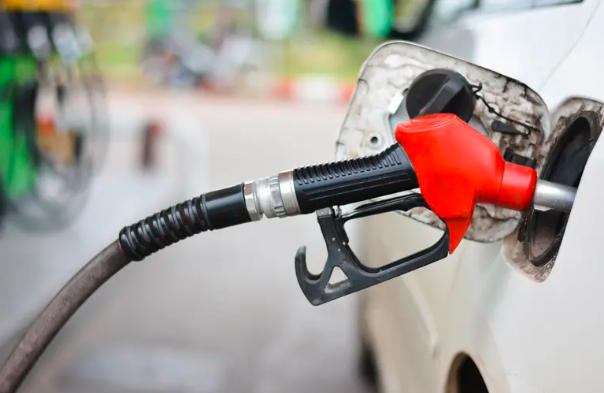 12月8日24时油价调整 预计每箱油将节省约2元